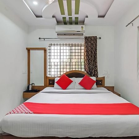 Oyo 28303 Yesh Comforts Otel Madikeri Dış mekan fotoğraf
