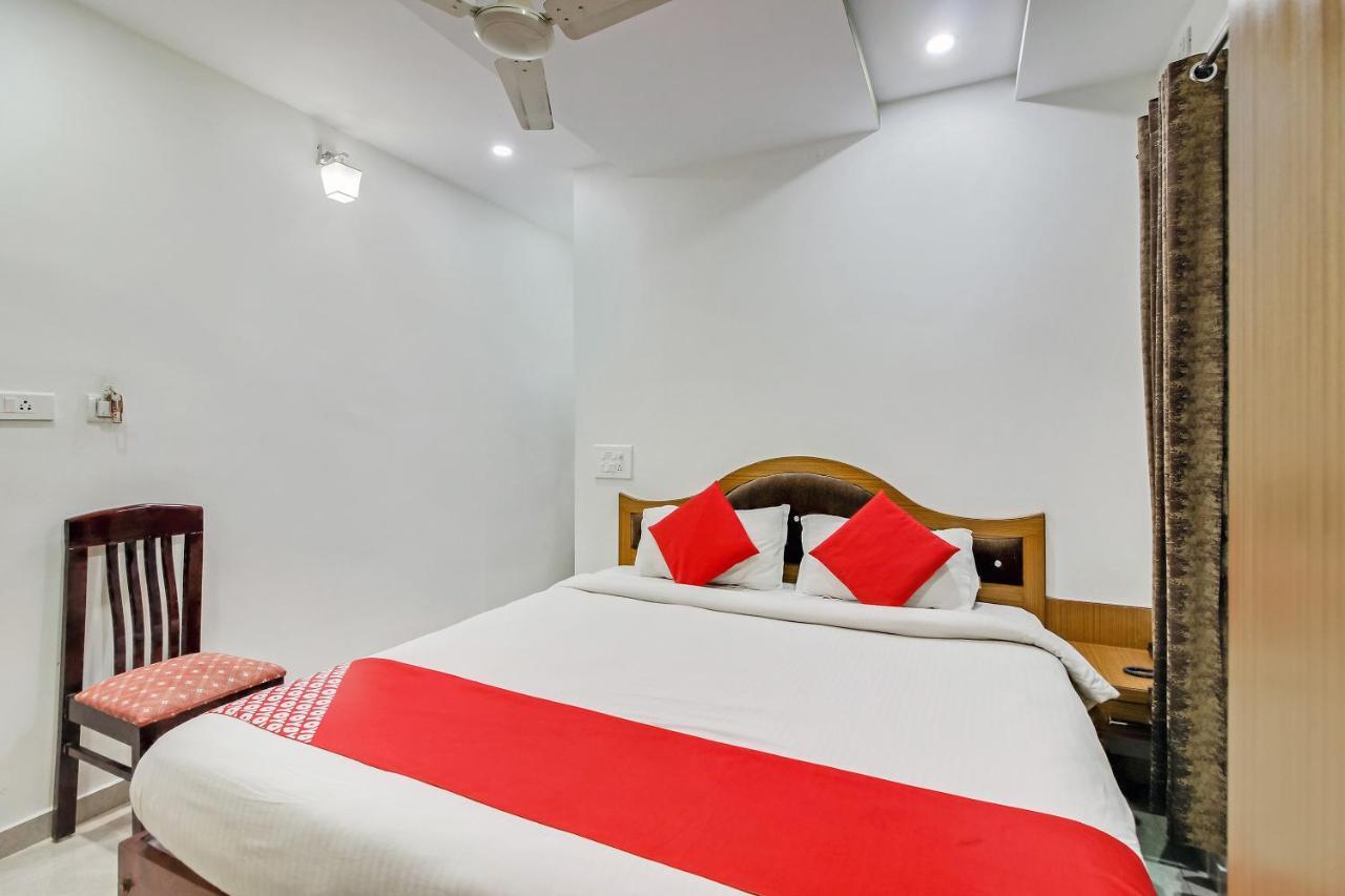 Oyo 28303 Yesh Comforts Otel Madikeri Dış mekan fotoğraf