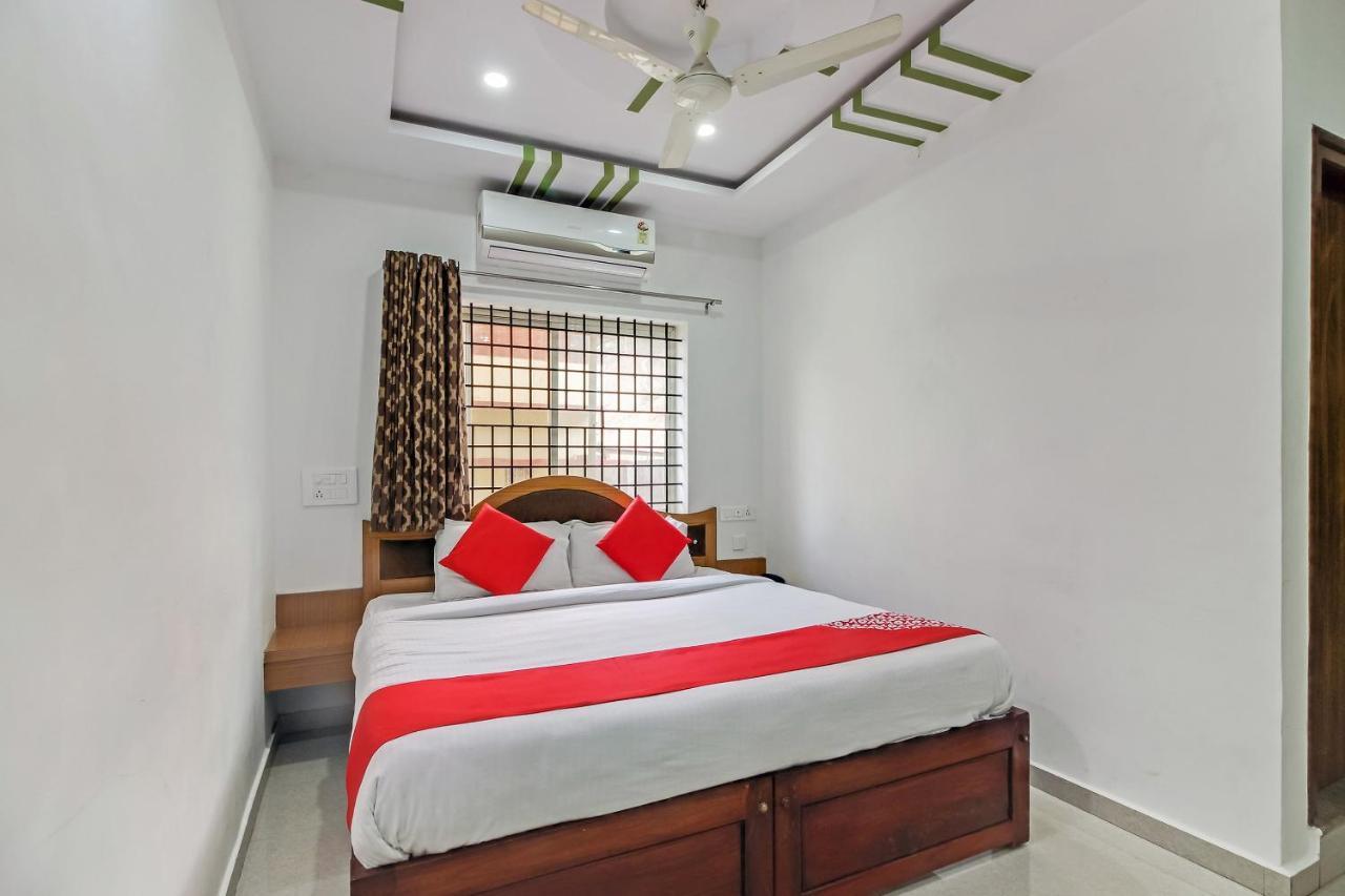 Oyo 28303 Yesh Comforts Otel Madikeri Dış mekan fotoğraf