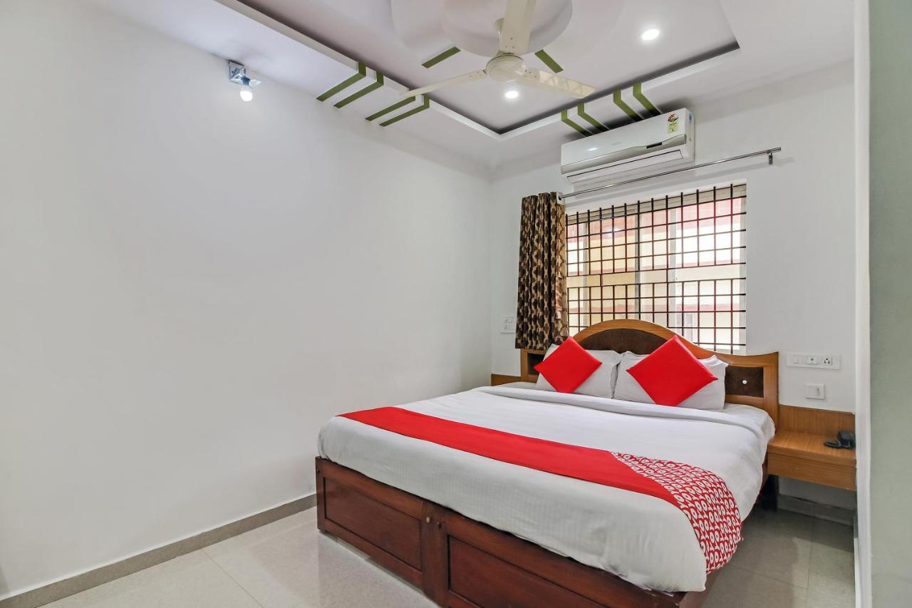 Oyo 28303 Yesh Comforts Otel Madikeri Dış mekan fotoğraf
