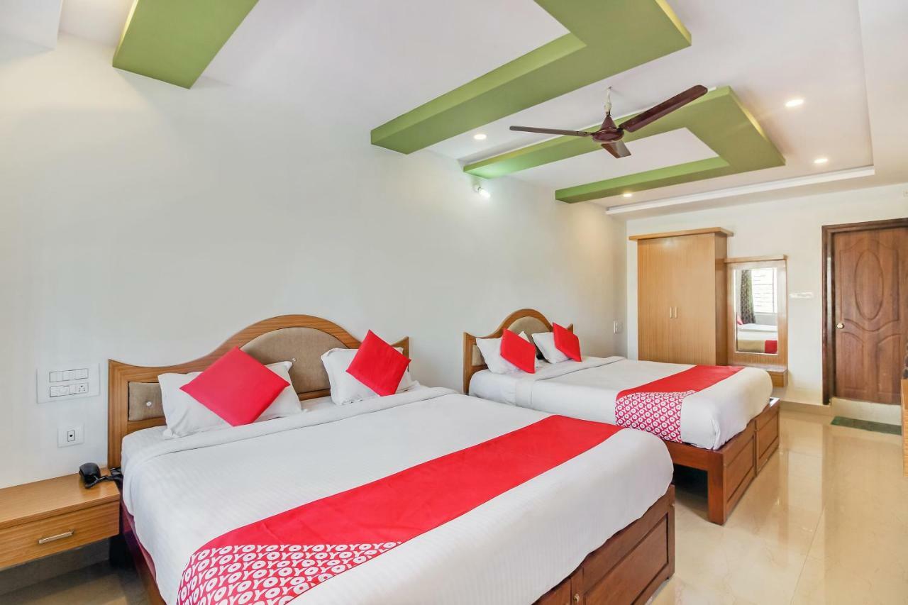 Oyo 28303 Yesh Comforts Otel Madikeri Dış mekan fotoğraf