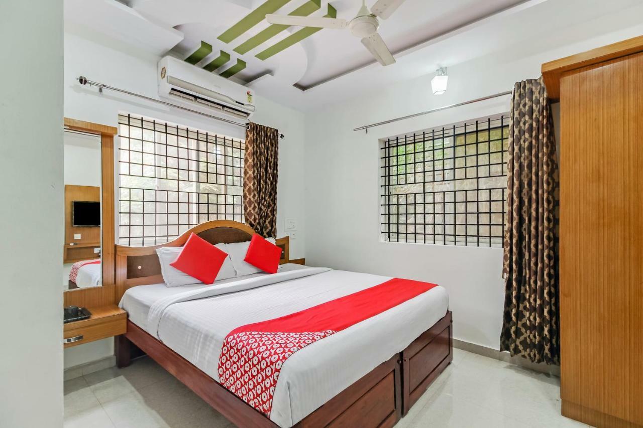 Oyo 28303 Yesh Comforts Otel Madikeri Dış mekan fotoğraf